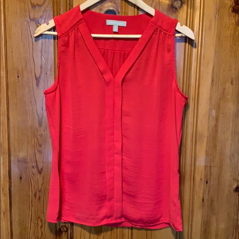 Banana Republic red sleeveless blouse size 8